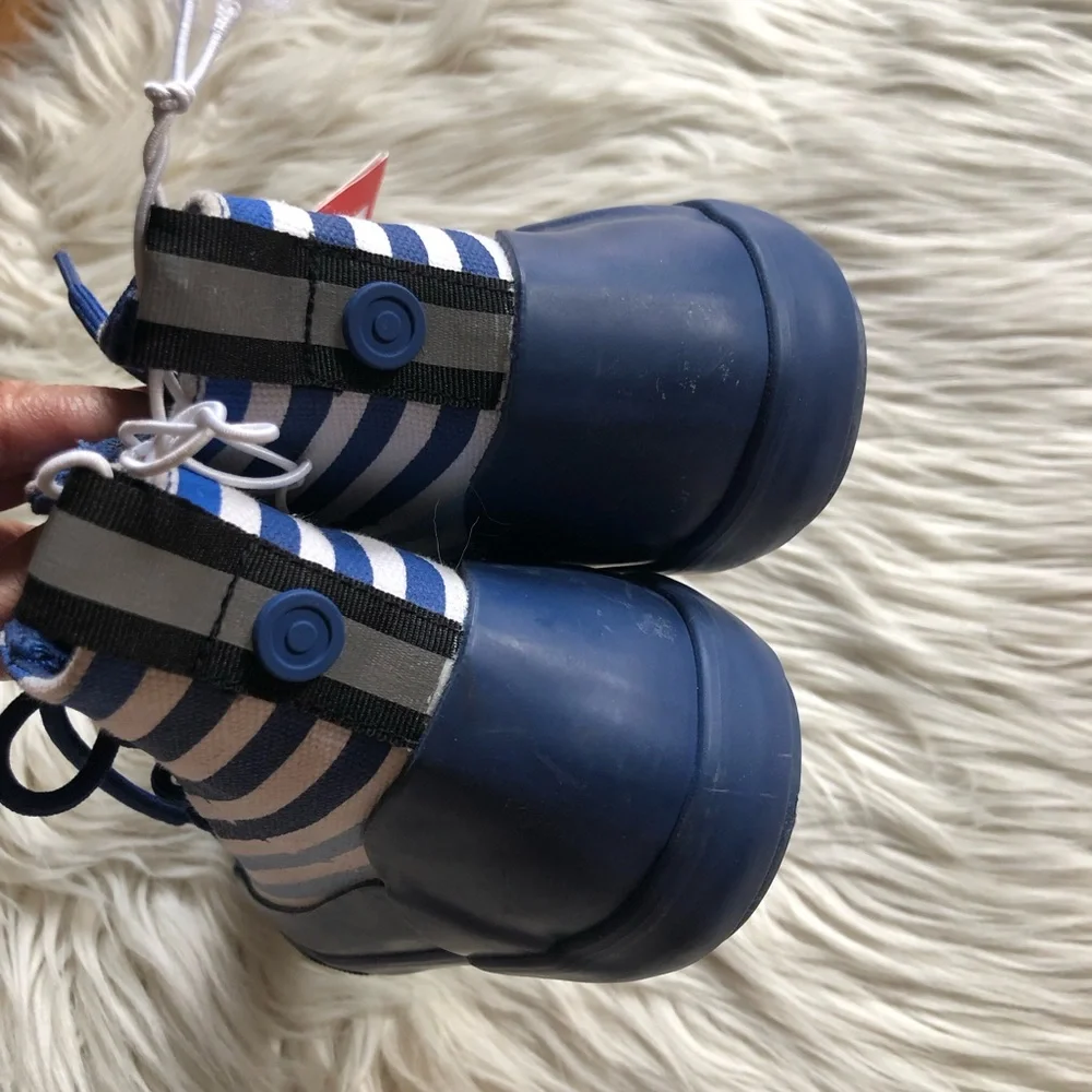 Hunter x Target Blue White Stripes Lace Up Canvas Sneakers Youth Unisex size 2